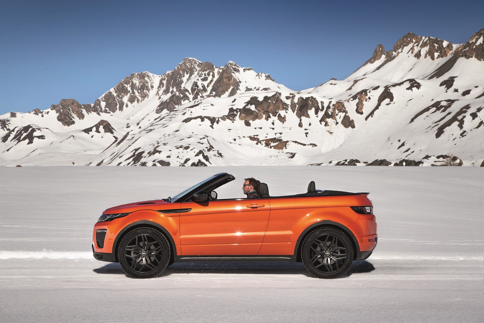 Видео-трейлер кабриолета Range Rover Evoque 